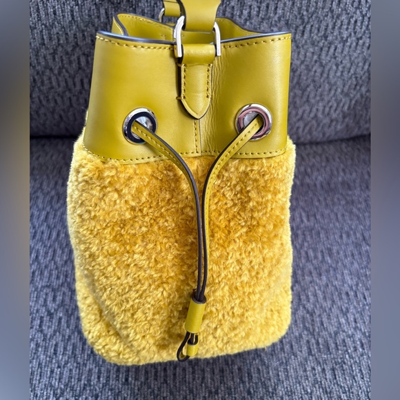 ♠️NWT Kate Spade New York Marti Faux Fur Small Bucket Bag Citron Sapphire - Picture 11 of 16